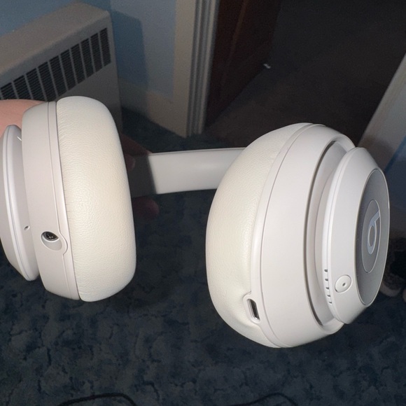 Beats Studio Pro (Sandstone) - Picture 10 of 13